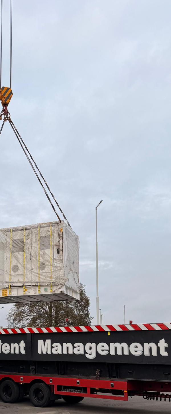 Gekantelde ESS Container