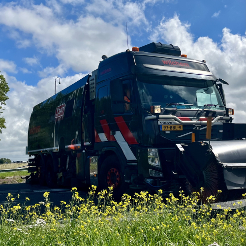 wegdekreiniger n57 .jpg