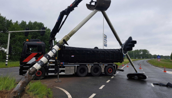 autolaadkraan met haakarm