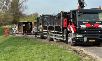 voertuig brand met onbekende chemische stof