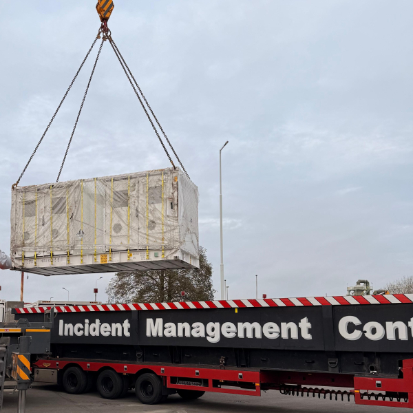 Gekantelde ESS Container